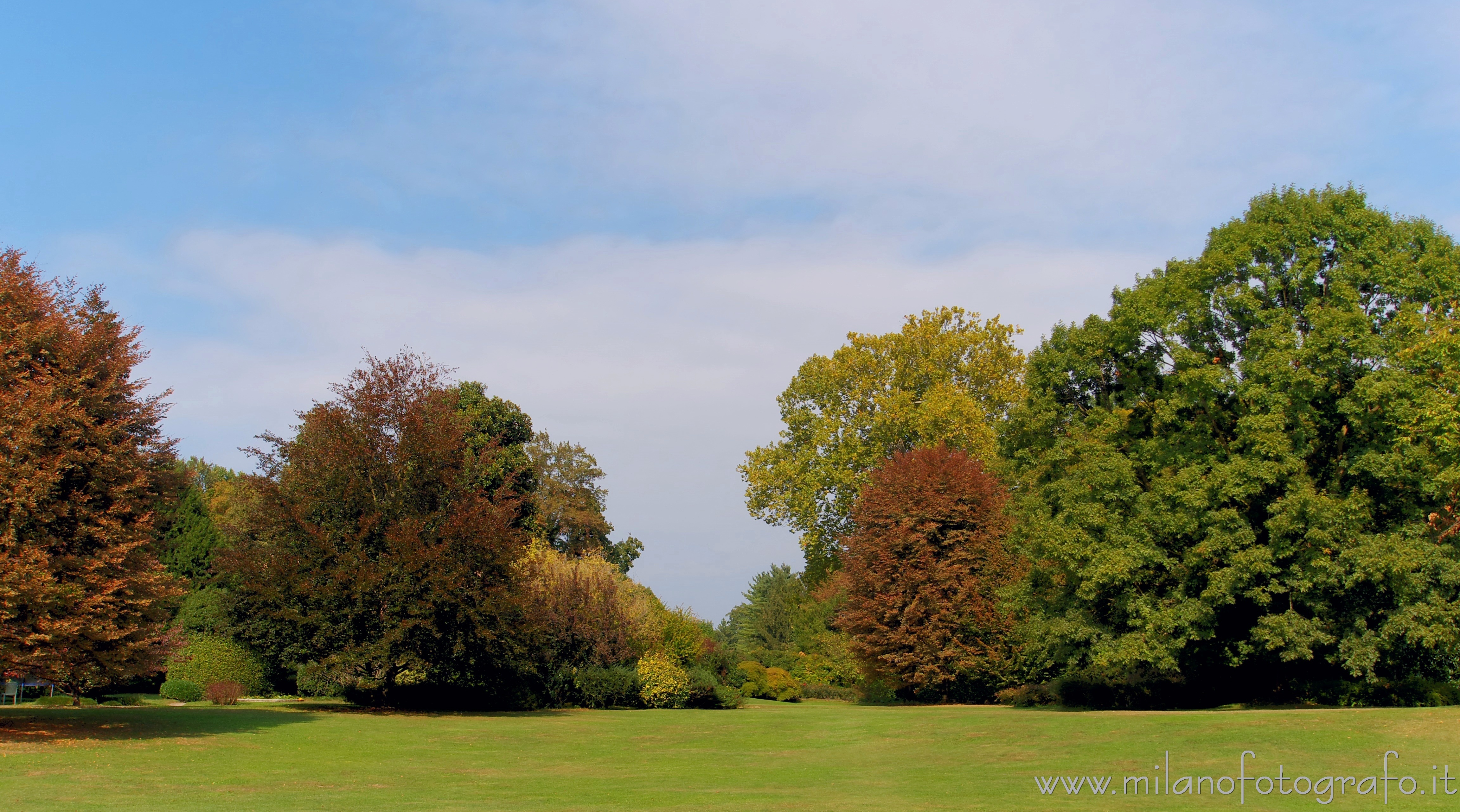 Vimercate (Monza e Brianza, Italy) - Beginning of autumn in the park of Villa Borromeo